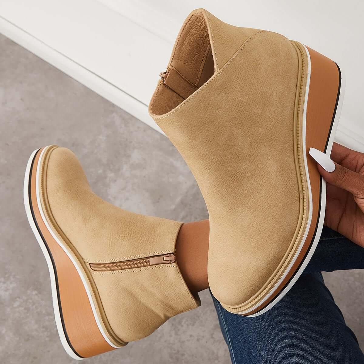 Damen-Stiefelette mit Plateausohle und Reißverschluss