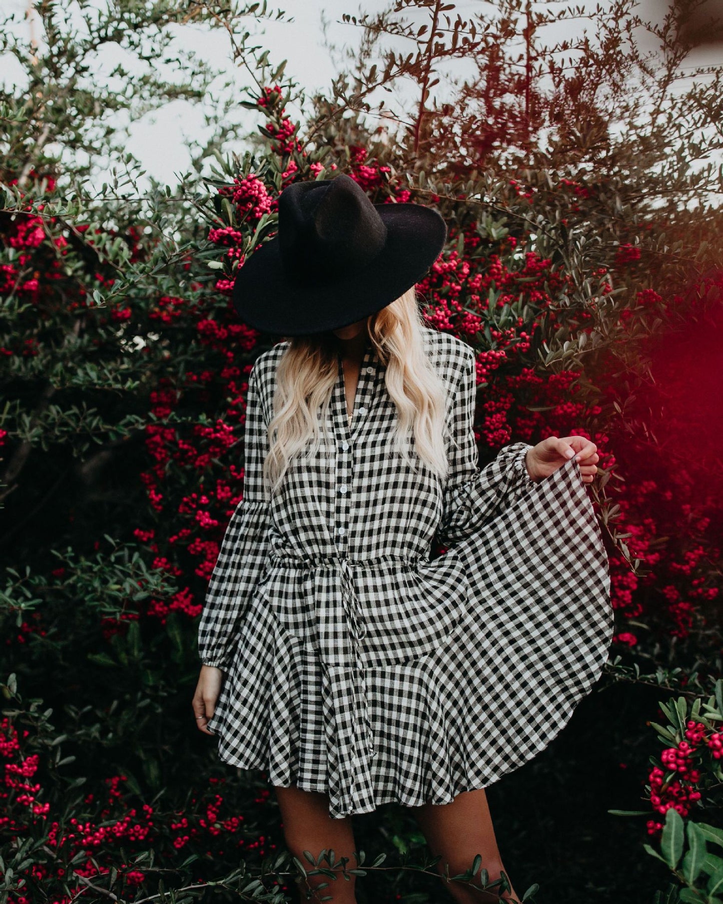 Sienna | Kurzärmeliges Blumenkleid mit Taillenband und Volant-Saum