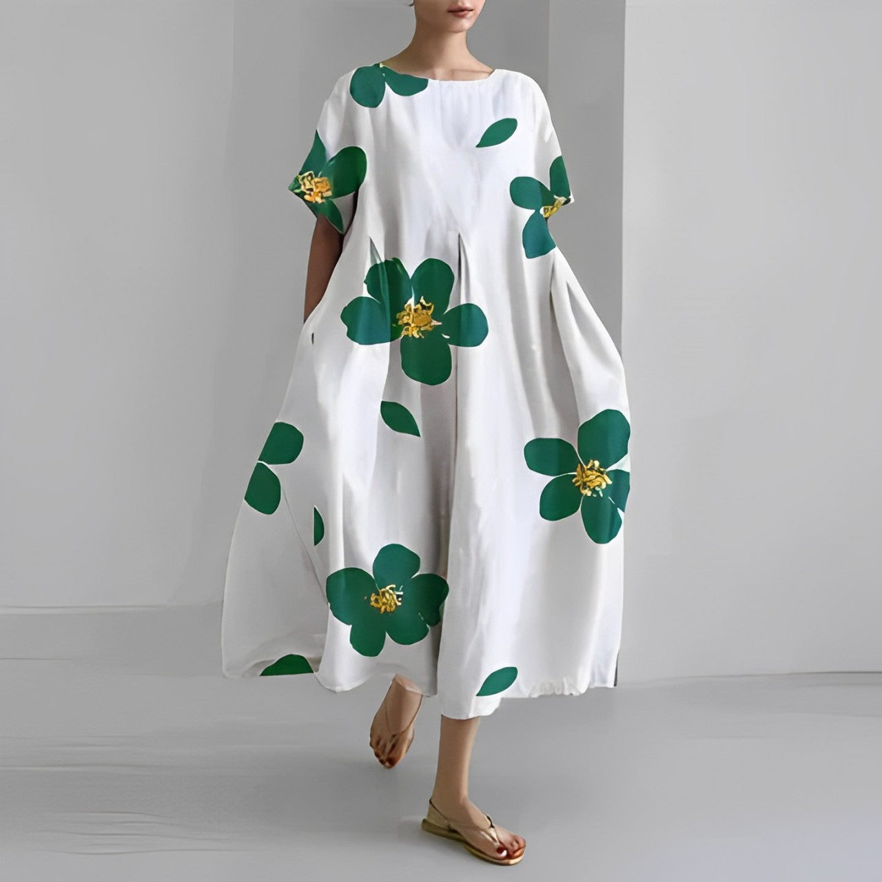 Lockeres midikleid mit rundhalsausschnitt und blumenprint