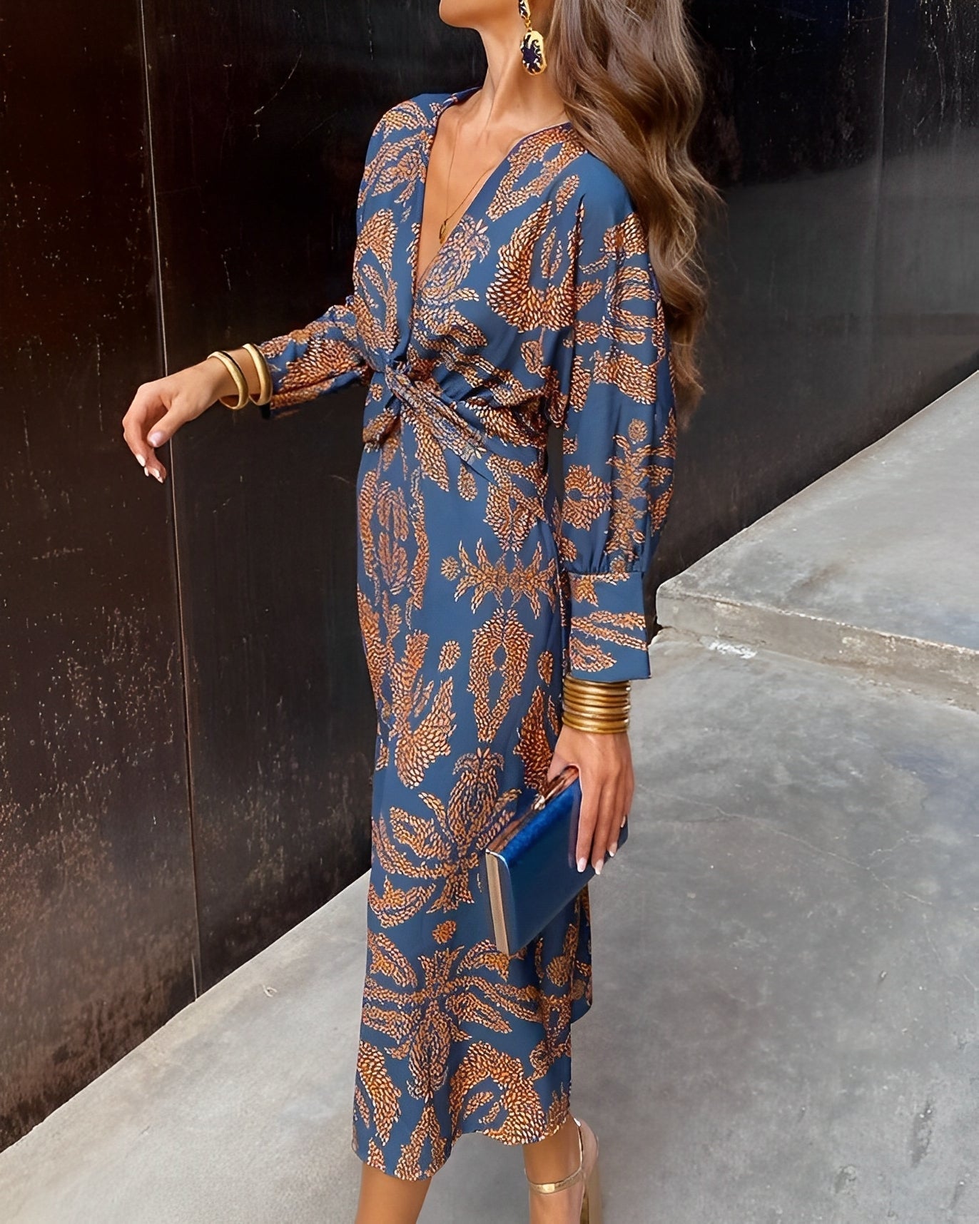 Midikleid mit langarm und knotendetail