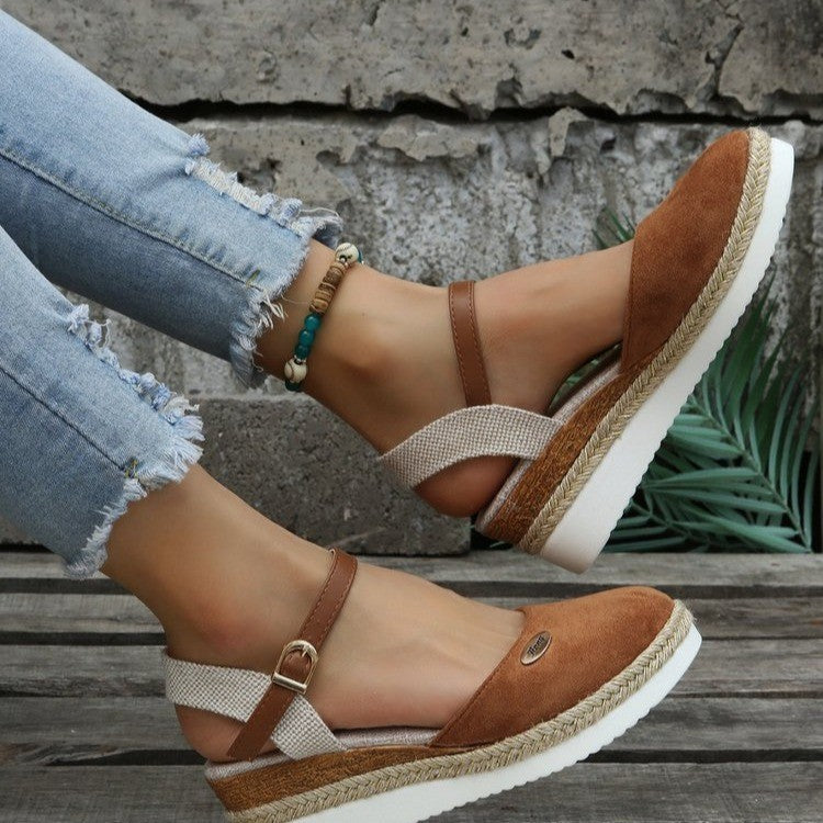 Espadrille-Sandalen mit Keilsohle und Riemchen
