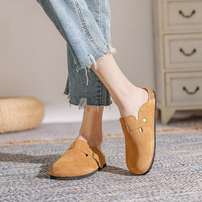 Clogs mit verstellriemen und wildlederoptik