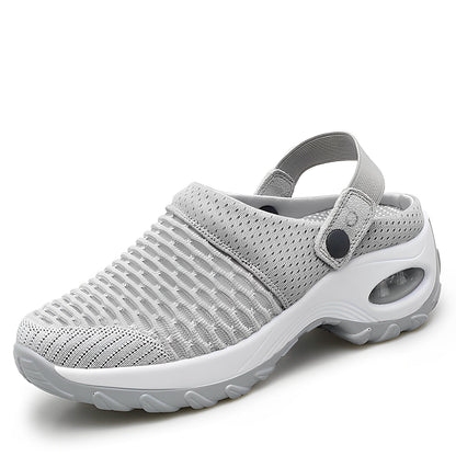 Atmungsaktive mesh-clogs mit flexibler sohle