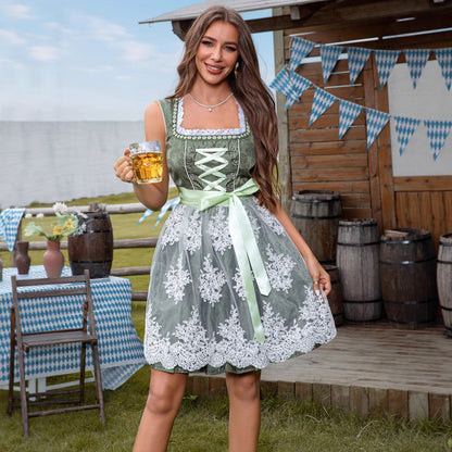 Dirndlkleid mit Spitzen-Schürze und Satinband für das Oktoberfest