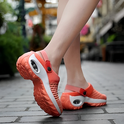 Atmungsaktive mesh-clogs mit flexibler sohle