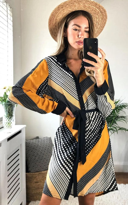 Rachelle | Langärmliges Hemdkleid mit grafischem Muster und Taillengürtel