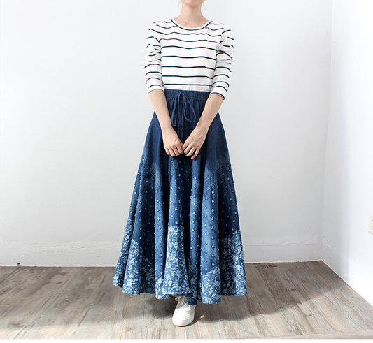 Hochtaillierter Denim-Rock mit Druck - Stylisch & Modern