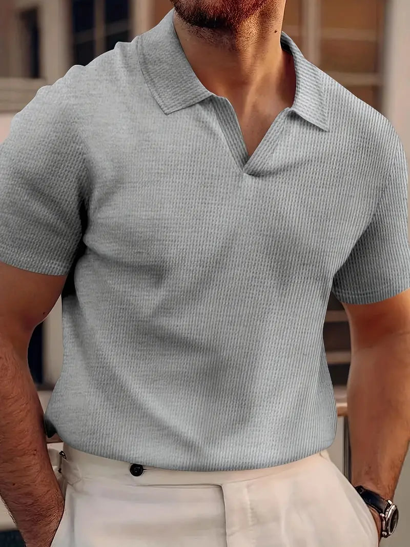 Geripptes Herren-Poloshirt mit kurzem Arm und offenem Kragen