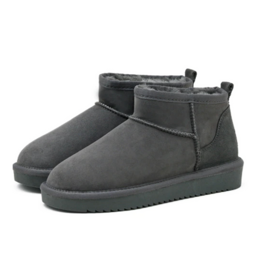 Stiefeletten mit Lammfellfutter und flacher Sohle