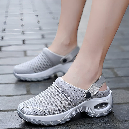 Atmungsaktive mesh-clogs mit flexibler sohle