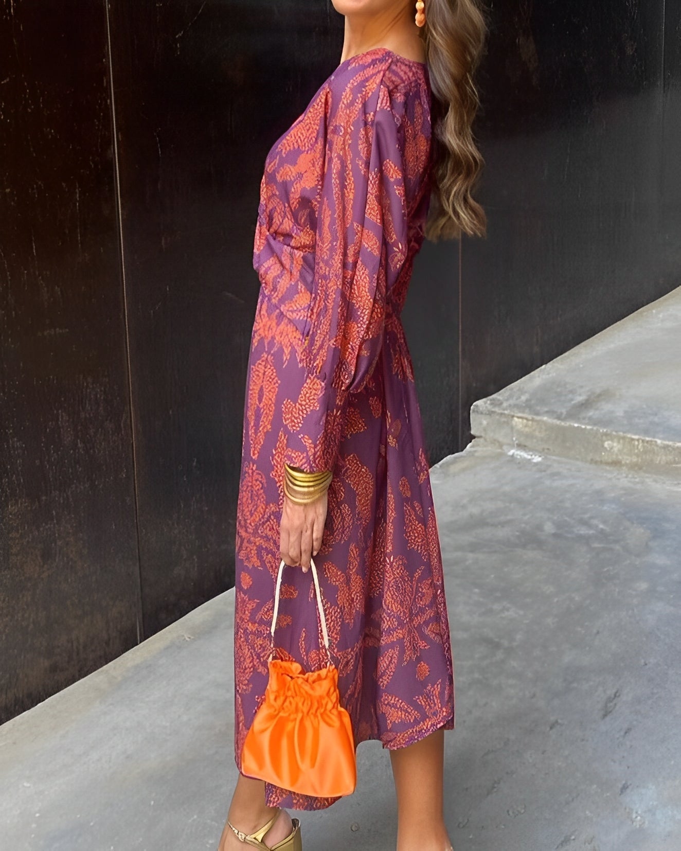 Midikleid mit langarm und knotendetail