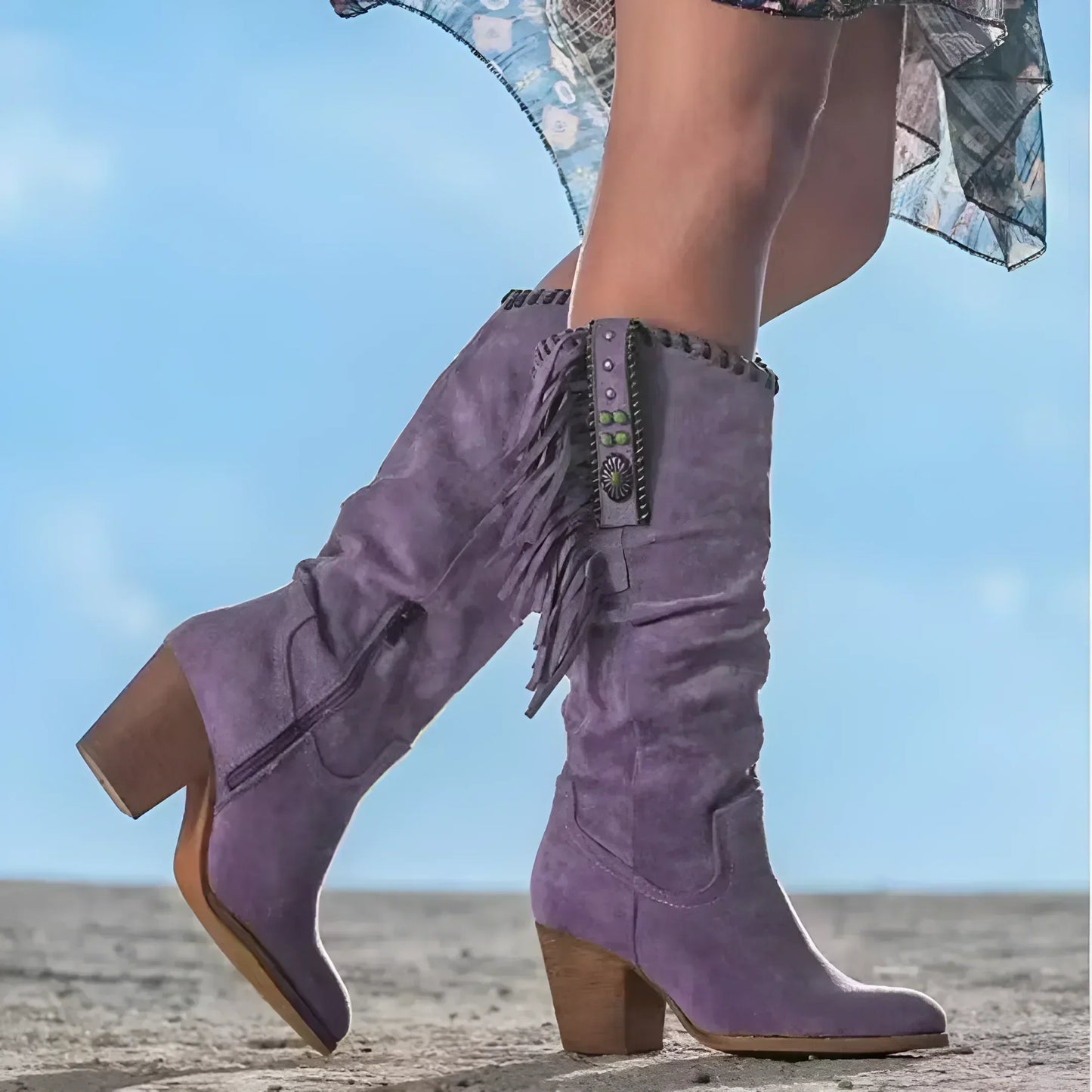 Western-Stiefel mit Fransen und Schmuckdetails
