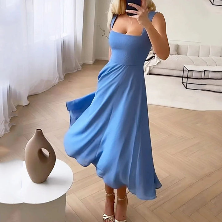 Ärmelloses Midikleid mit weitem Rock und eckigem Ausschnitt