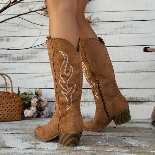 Kniehohe Western-Stiefel mit Zierstickerei