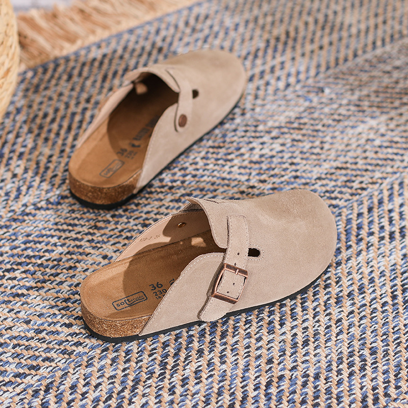 Clogs mit verstellriemen und wildlederoptik