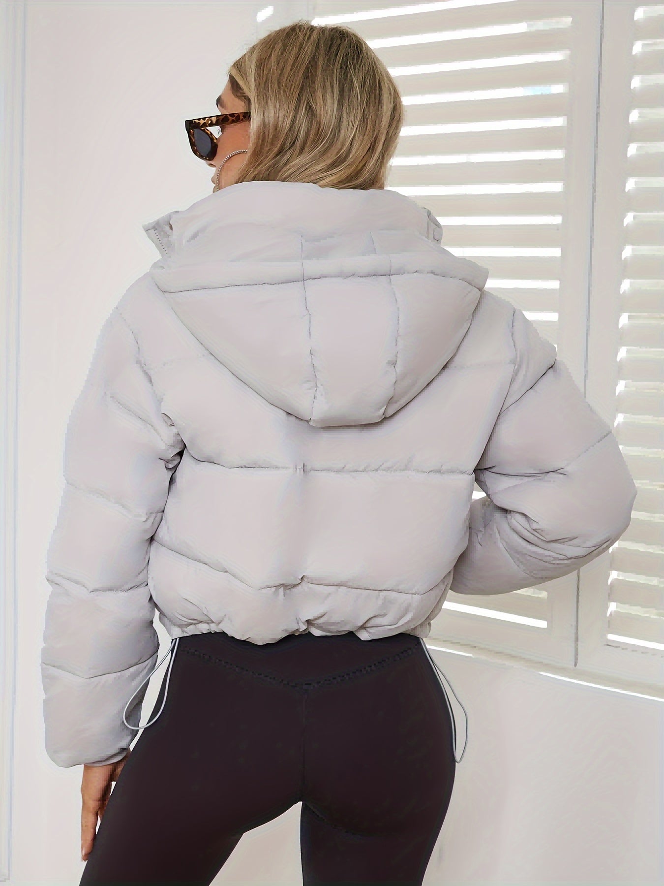 Damen Kurze Steppjacke mit Kapuze