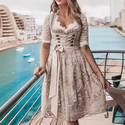 Annalena – Oktoberfest Dirndl mit Spitzenbesatz
