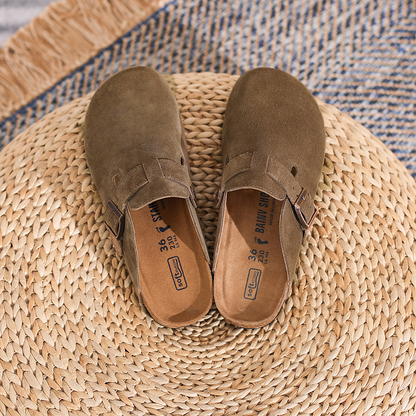 Clogs mit verstellriemen und wildlederoptik