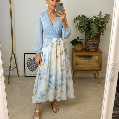 Chiffonkleid mit langen Ärmeln und plissiertem rock