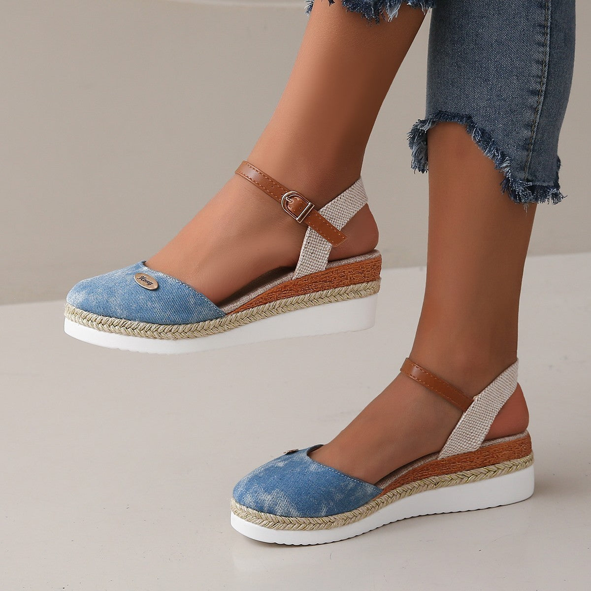 Espadrille-Sandalen mit Keilsohle und Riemchen