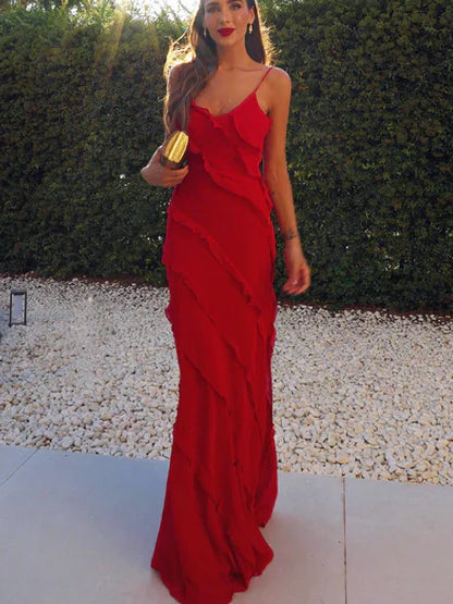Elegantes Maxikleid mit Spaghettiträgern und Volantdetails