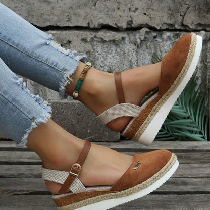 Espadrille-Sandalen mit Keilsohle und Riemchen