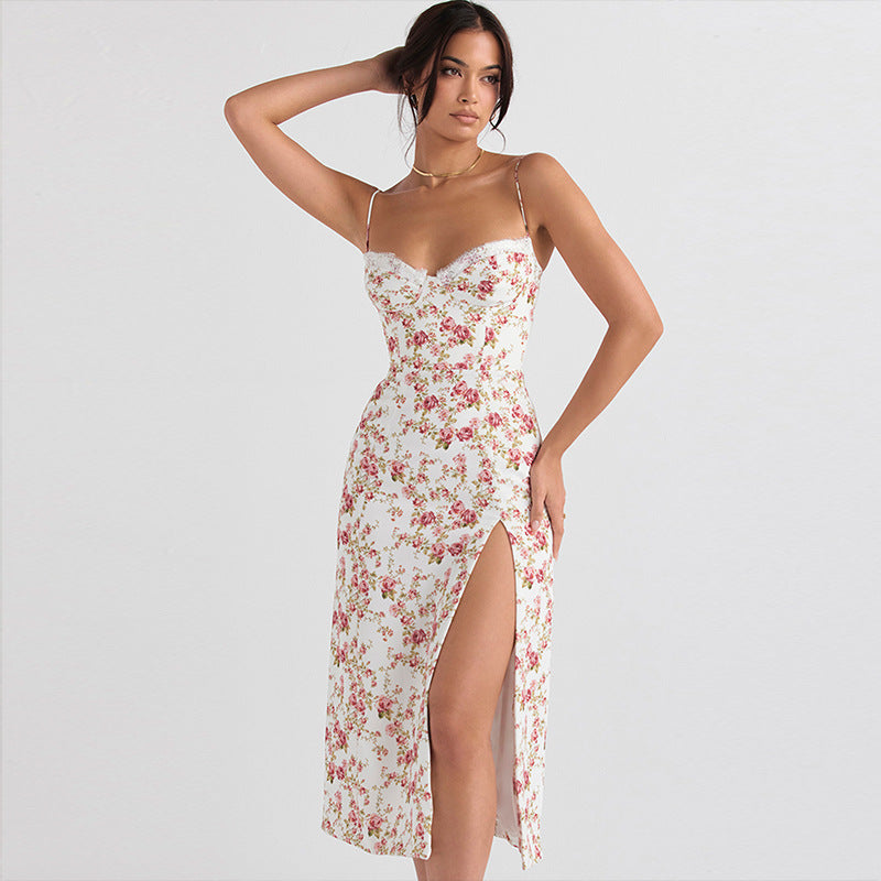 Livia | Figurbetontes Spaghettiträgerkleid mit Seitenschlitz & Spitzenkante für Damen
