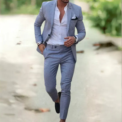 Eleganter Slim-Fit Anzug mit Sakko und Hose im modernen Design